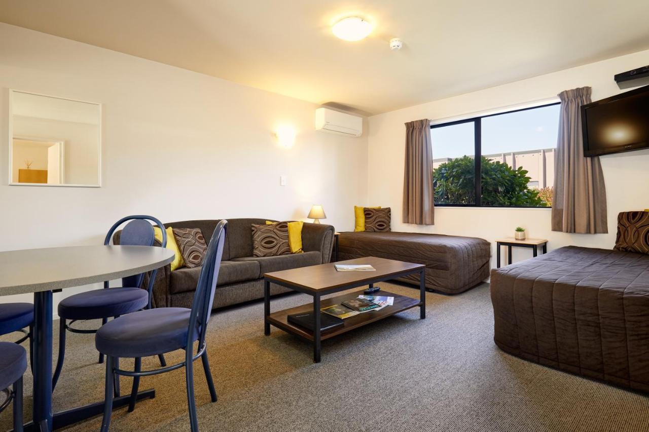 Blenheim Palms Motel Extérieur photo