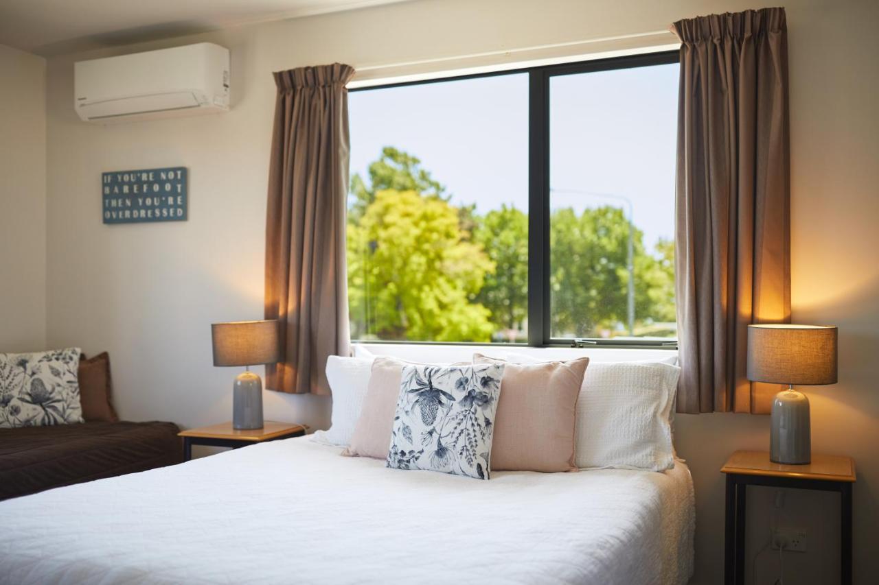 Blenheim Palms Motel Extérieur photo