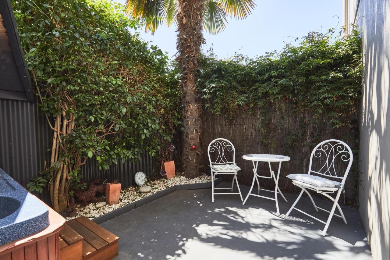 Blenheim Palms Motel Extérieur photo