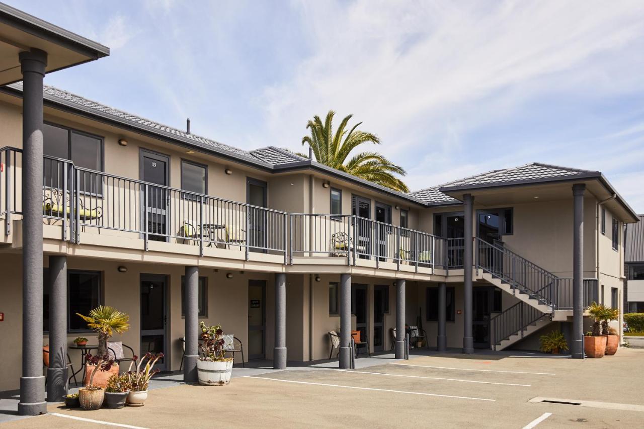 Blenheim Palms Motel Extérieur photo