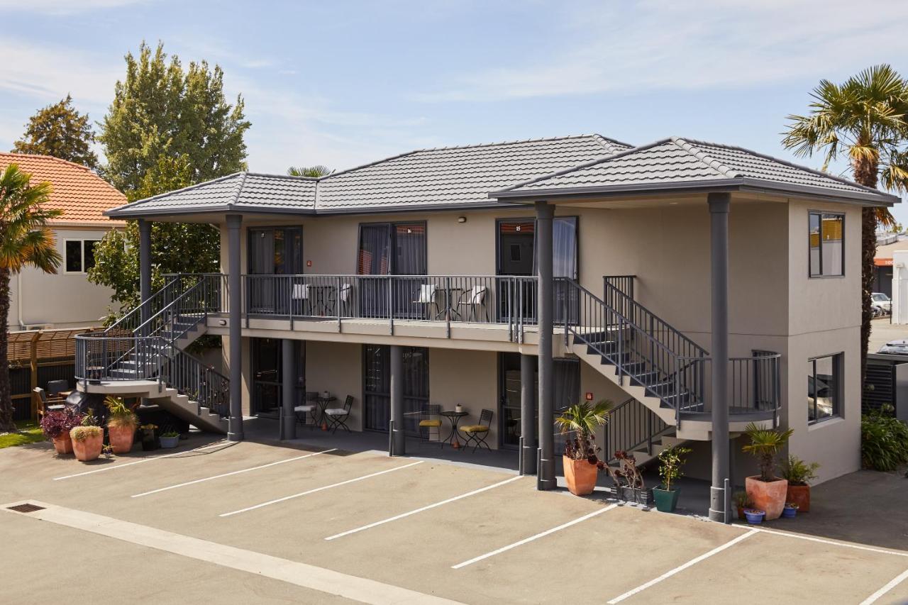 Blenheim Palms Motel Extérieur photo