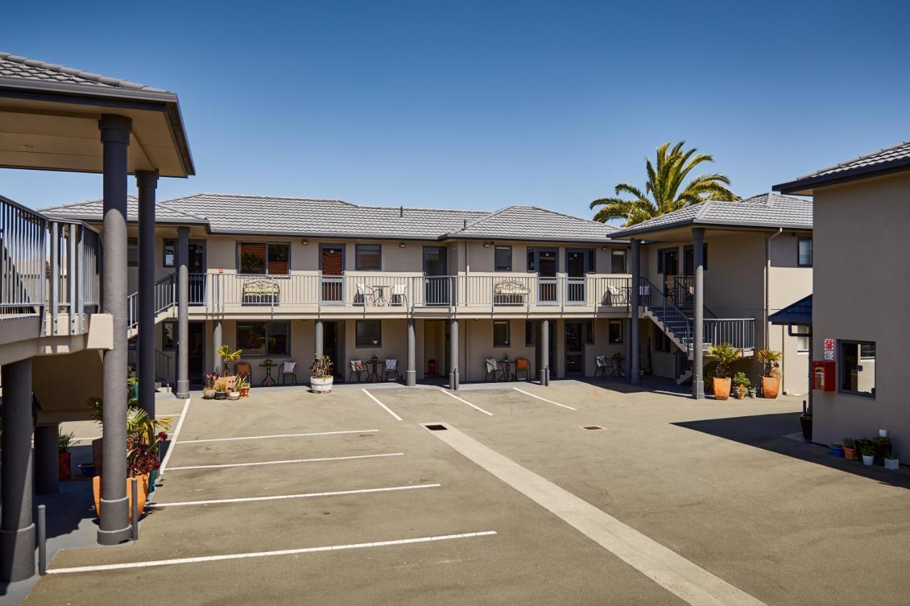 Blenheim Palms Motel Extérieur photo