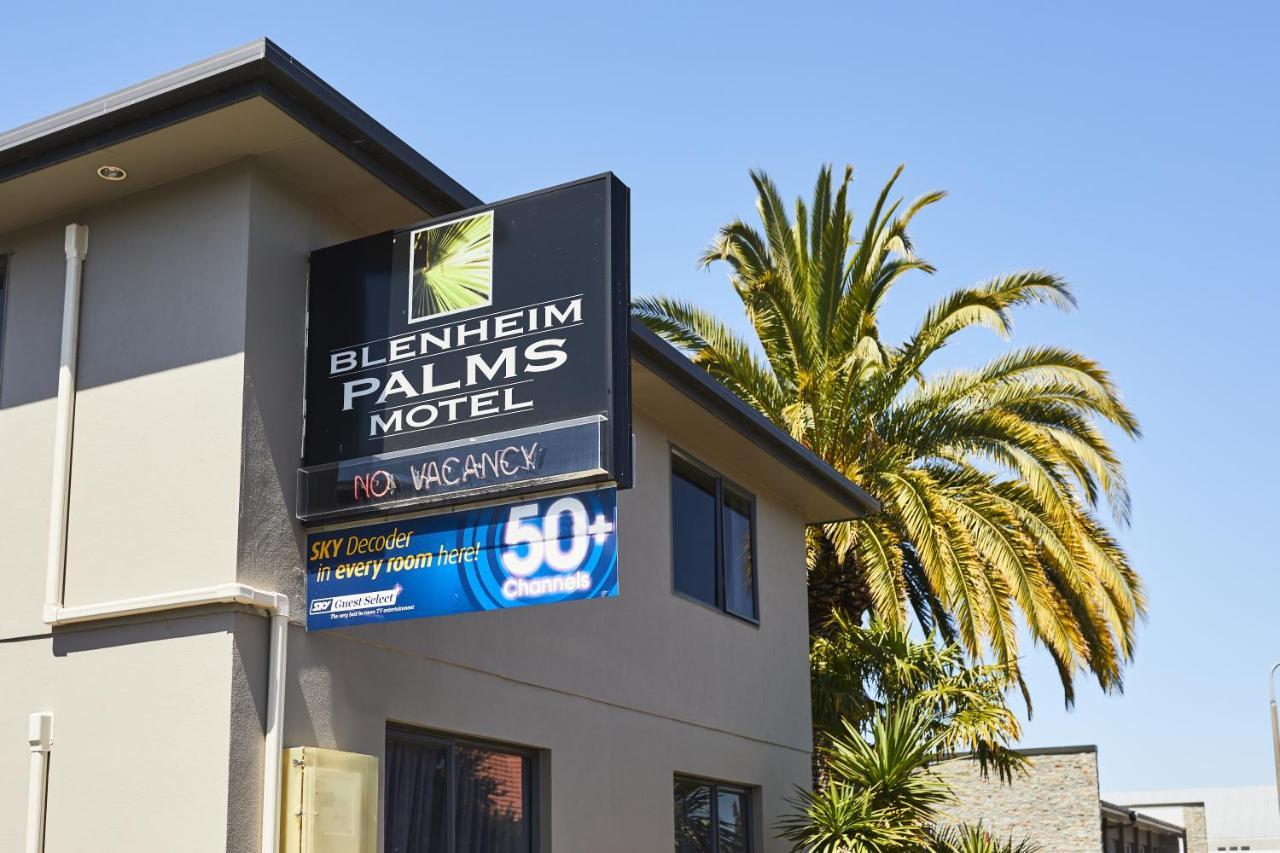 Blenheim Palms Motel Extérieur photo