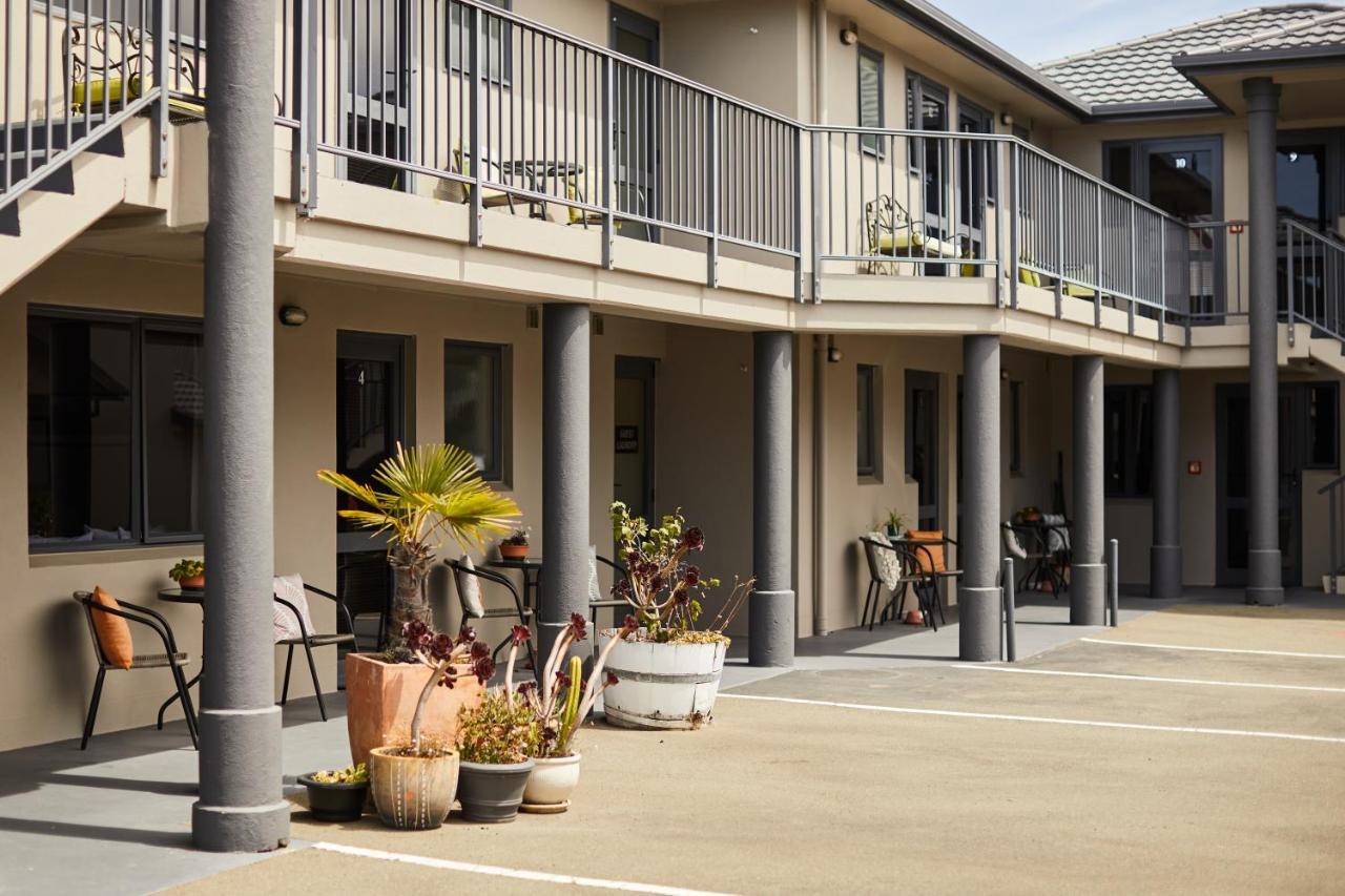 Blenheim Palms Motel Extérieur photo
