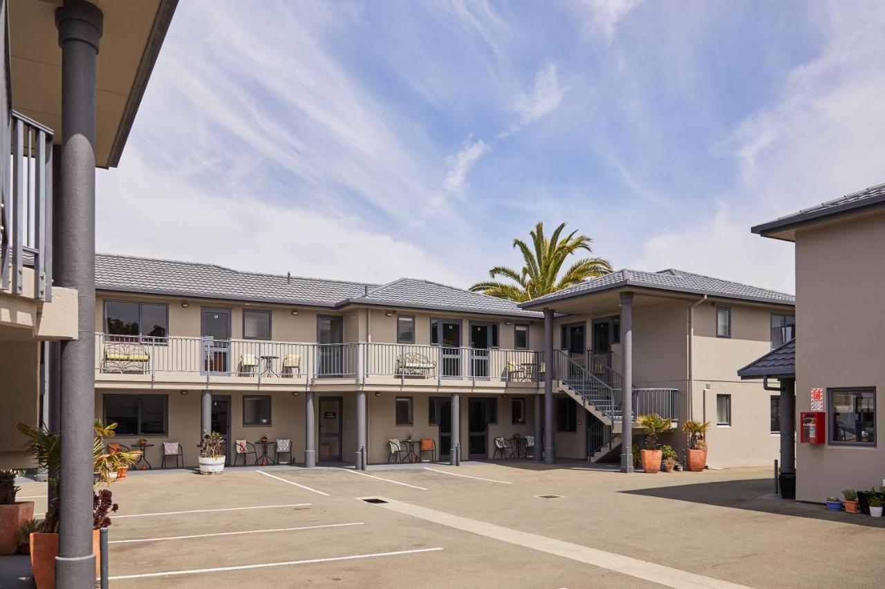 Blenheim Palms Motel Extérieur photo